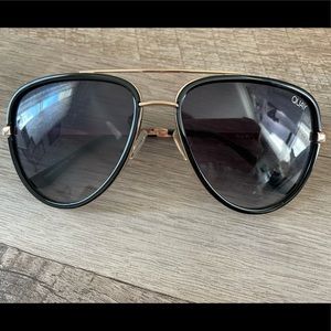 Black and Gold Quay Aviators